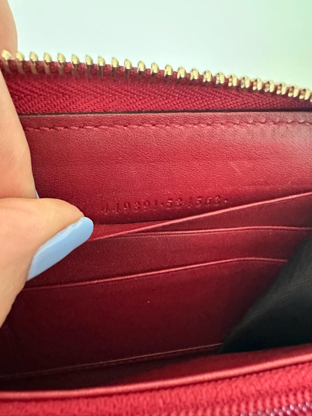 Gucci Red Microguccissima GG Zip-Around Wallet - Picture 8 of 8